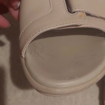 Ceyo Terlikte Kısa Sürede Çatlak Oluştu, Değişim Talebim Reddedildi