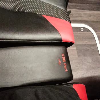 Boş Koltuk Görünüyor Ama Yan Yana Sıkışık Yolculuk