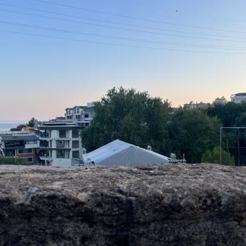 Biletixten Alınan Biletlerle Sahneyi Göremediğimiz Oturma Yerlerine Yönlendirildik