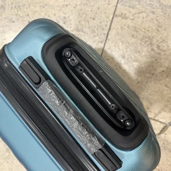 Ajet Uçuşunda Kırılan Bavul İçin Yardım Alamadım, Süreçte Yanıltıldım