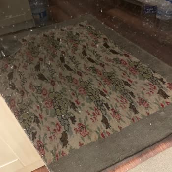 Beko Buzdolabı Kapak Camı Kendi Kendine Parçalandı, Ücretsiz Değişim Talebi