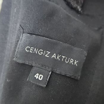 Cengiz Aktürk Nişan Elbisesindeki Tasarım Hatası Sağlık Sorunlarına Yol Açtı!