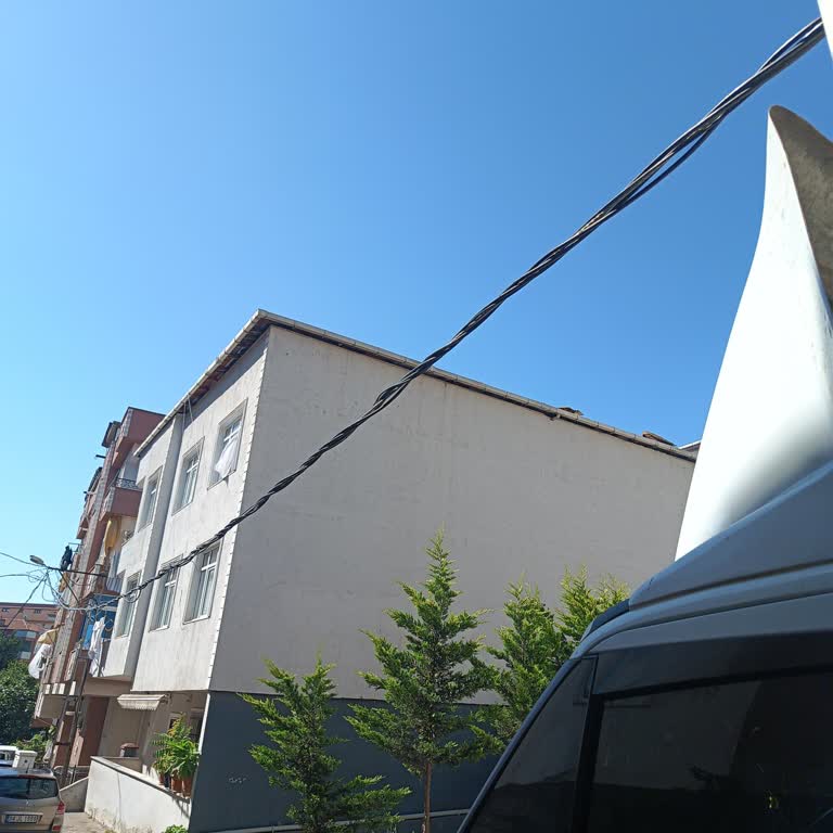 Sarkık Elektrik Kablosu Nedeniyle Oluşan Sokak Güvenlik Riski