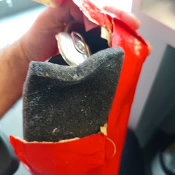 Patlamış Kutu Kola Hediyem Ve Dağılan Kargo