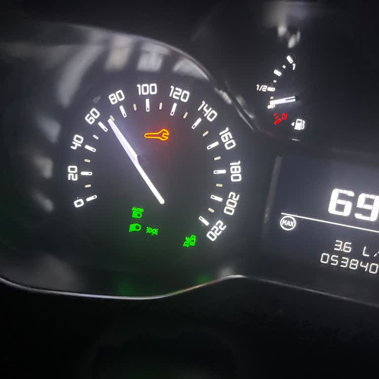 Yetkili Serviste Yapılan Bakım Sonrası Bakım Işığı Sönmedi, Hizmet Kalitesi Düşük