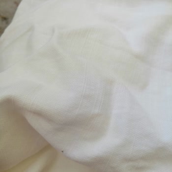 Leke Çıkarıcı Ürün Kullanımı Sonrası Elbisede Renk Değişimi