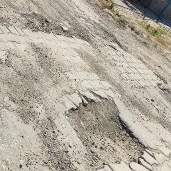 Doğalgaz Sonrası Bozulan Yollar Neden Hala Onarılmadı