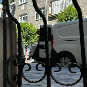 Grundig Televizyonum Arızalandı, Servis Kutusuz Teslim Aldı Ve İlgisiz Davrandı