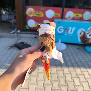 Aldığım Dondurma Bayat Çıktı Ve Birinde Ürün Yoktu