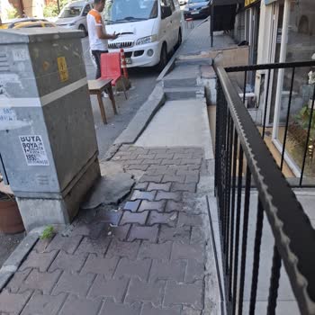 Elektrik Panosu Önüne Damlayan Klima Boruları Ciddi Tehlike Yaratıyor