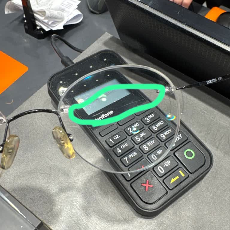 Gözlük Camı Değişiminde Oluşan Çizik Ve Mağaza İlgisizliği