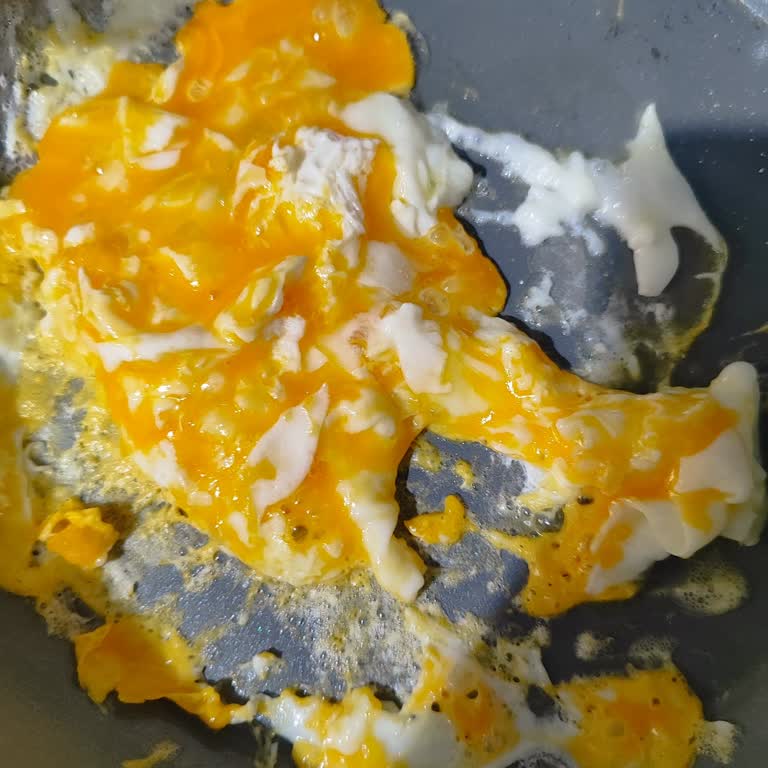 Karaca Crystal Serisi Beklentimi Karşılamadı, Yapışma Ve Yanma Sorunları Yaşıyorum