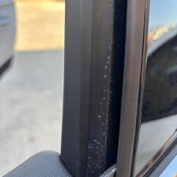 Serviste Yapılan Temizlik Sonrası Aracımda Kalıcı Kimyasal Lekeler Oluştu