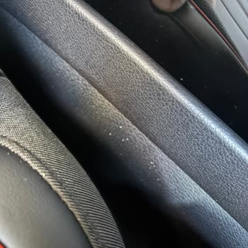 Serviste Yapılan Temizlik Sonrası Aracımda Kalıcı Kimyasal Lekeler Oluştu