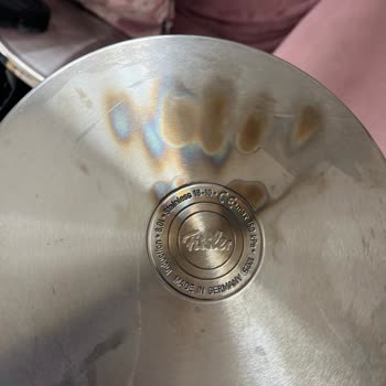 Fissler Düdüklü Tencerede İlk Günden Yanık Ve Leke Sorunu Yaşadım Müşteri Hizmetine Ulaşamıyorum