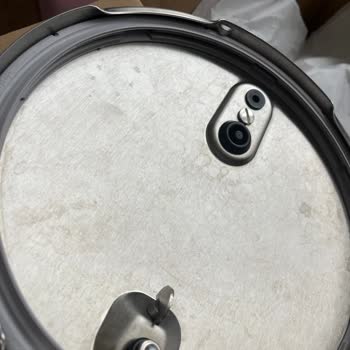 Fissler Düdüklü Tencerede İlk Günden Yanık Ve Leke Sorunu Yaşadım Müşteri Hizmetine Ulaşamıyorum