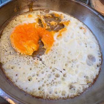 Kahvaltıda Hijyen Ve Servis Sorunları Yaşadık, Memnun Kalmadık