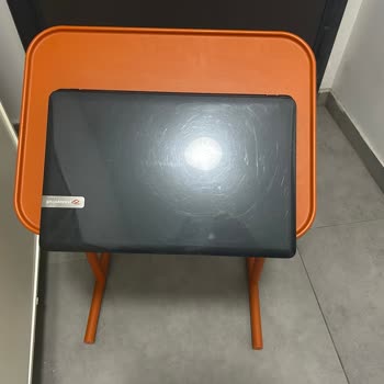 Ikea İşlevsiz Laptop Masası Güvenlik Riski Oluşturuyor