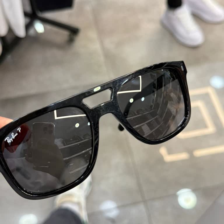 Rayban Gözlükte Oluşan Çizikler Ve Garanti Mağduriyeti