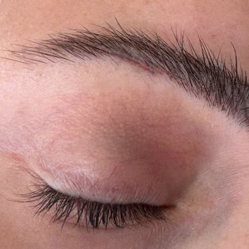 Yüksek Ücretli Kaş Tasarımı Sonrası Memnuniyetsizlik Ve İlgisizlik