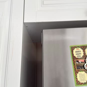 Por Çöz Yağ Çözücü Kullanımı Sonrası Dolaplarda Hasar Oluştu