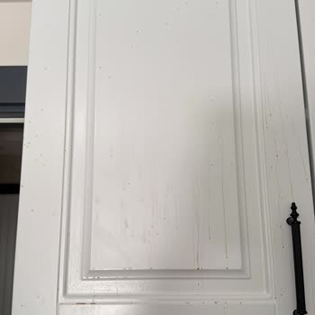 Por Çöz Yağ Çözücü Kullanımı Sonrası Dolaplarda Hasar Oluştu