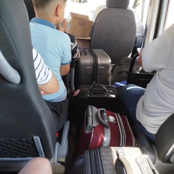 Valiz Ve Çantalar Yolcu Koltuklarını İşgal Ediyor!