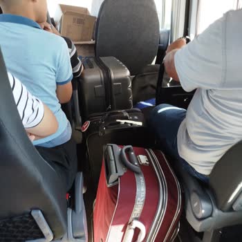 Valiz Ve Çantalar Yolcu Koltuklarını İşgal Ediyor!