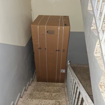 Kurulum Hizmeti Gecikiyor, Evimizin Girişi Kapalı Kaldı