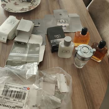 Yanlış Ve Hasarlı Parfüm Gönderimi, İletişimsiz Satıcı