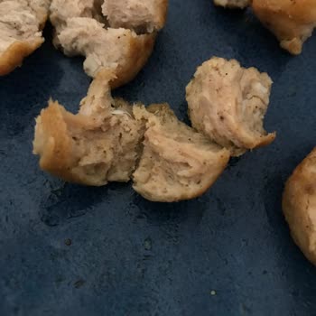 Dondurulmuş Köftede Kemik Ve Yabancı Maddelerle Karşılaştım