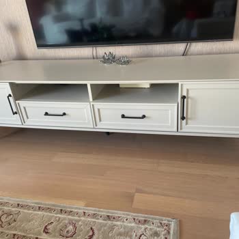 Garanti Kapsamındaki TV Ünitesinin Sararması İçin Yetersiz Destek Ve Yüksek Servis Ücreti Talebi