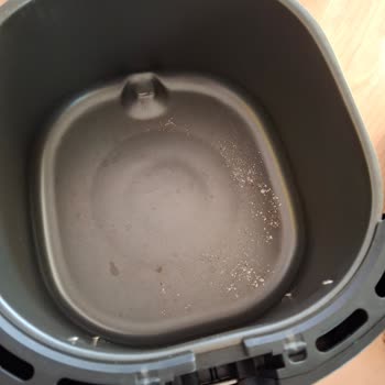 Kumtel Fastfryer XXL Hem Koku Yapıyor Hem Haznesi Soyuluyor Muhatap Yok