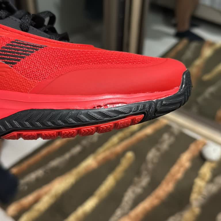 Adidas Mağazasında Kusurlu Ürün Değişimi Reddedildi