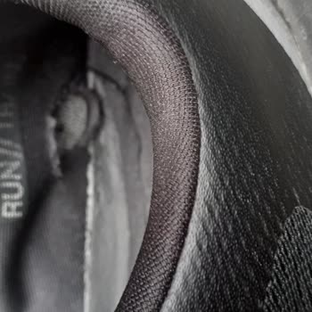 Çorapta Kısa Sürede Yırtık Ve Koku Yaşadım İade Reddedildi