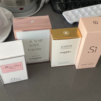 Sipariş Edilen Parfümler Yerine Farklı Ürünler Gönderildi, Satıcıdan Yanıt Yok