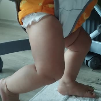Pregobaby   Teddy Yürüteç 6 Aylık Bebeğe Uygun Değil, Ayaklar Yere Değmiyor