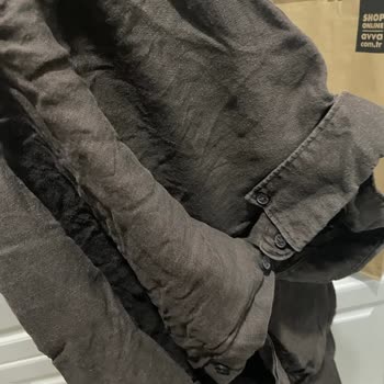 Avva Gömlek İlk Yıkamada Renk Attı, Müşteri Hatası Denilerek Yardımcı Olunmadı