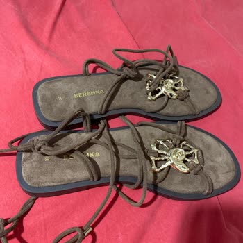 İki Sol Ayak Gönderildi, Muhatap Bulamıyorum!