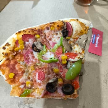 Domino's Pizza'da Yoğun Anason Kokusu Ve Şüpheli Malzeme