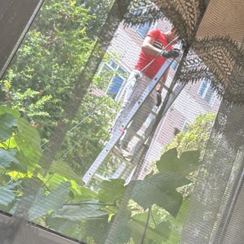 Evime İzinsiz Kablo Çekilerek Zarar Verildi