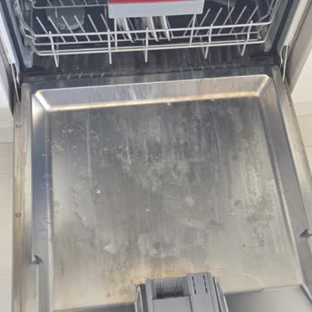 Bulaşık Makinesinde Deterjan Lekesi Ve Kalite Endişesi