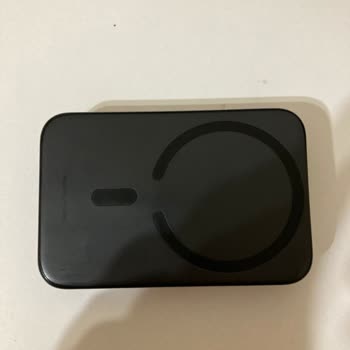 Baseus Wireless Powerbank Şarj Sırasında Şişti, Güvenlik Riski Oluştu