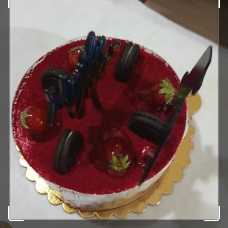 Aldığım Doğum Günü Pastası Yoğun Krema Nedeniyle Beğenilmedi