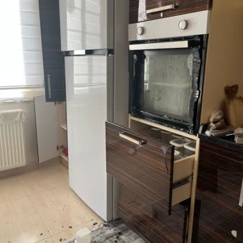 Fırın Patladı, Cam Parçalarıyla Yaralandım!