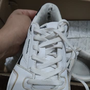 Kısa Sürede Yırtılan Reebok Ayakkabı Ve Olumsuz Mağaza Yanıtı