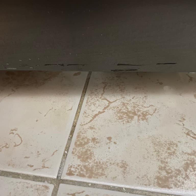 Yeni Alınan Buzdolabı Çizildi Ve Hatalı Kuruldu