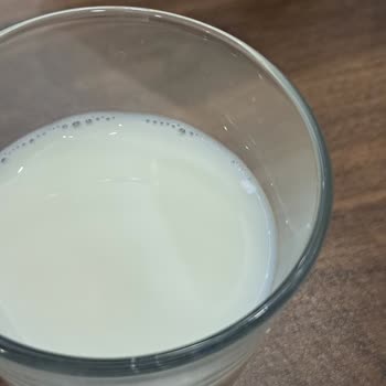 Sek Süt Aldığım Sütlerde Sert Parçalar Çıktı, Güvenim Sarsıldı!