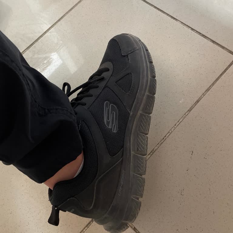 Sürekli Statik Elektrik Yapan Ayakkabıya Çözüm Bekliyorum