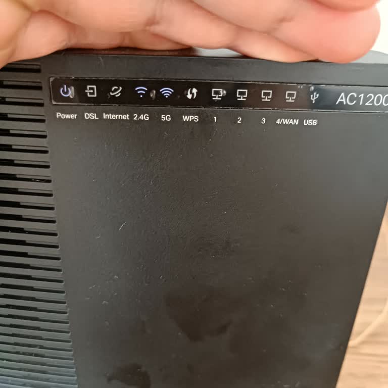 Aylarca Süren İnternet Kesintisine Çözüm Bekliyorum